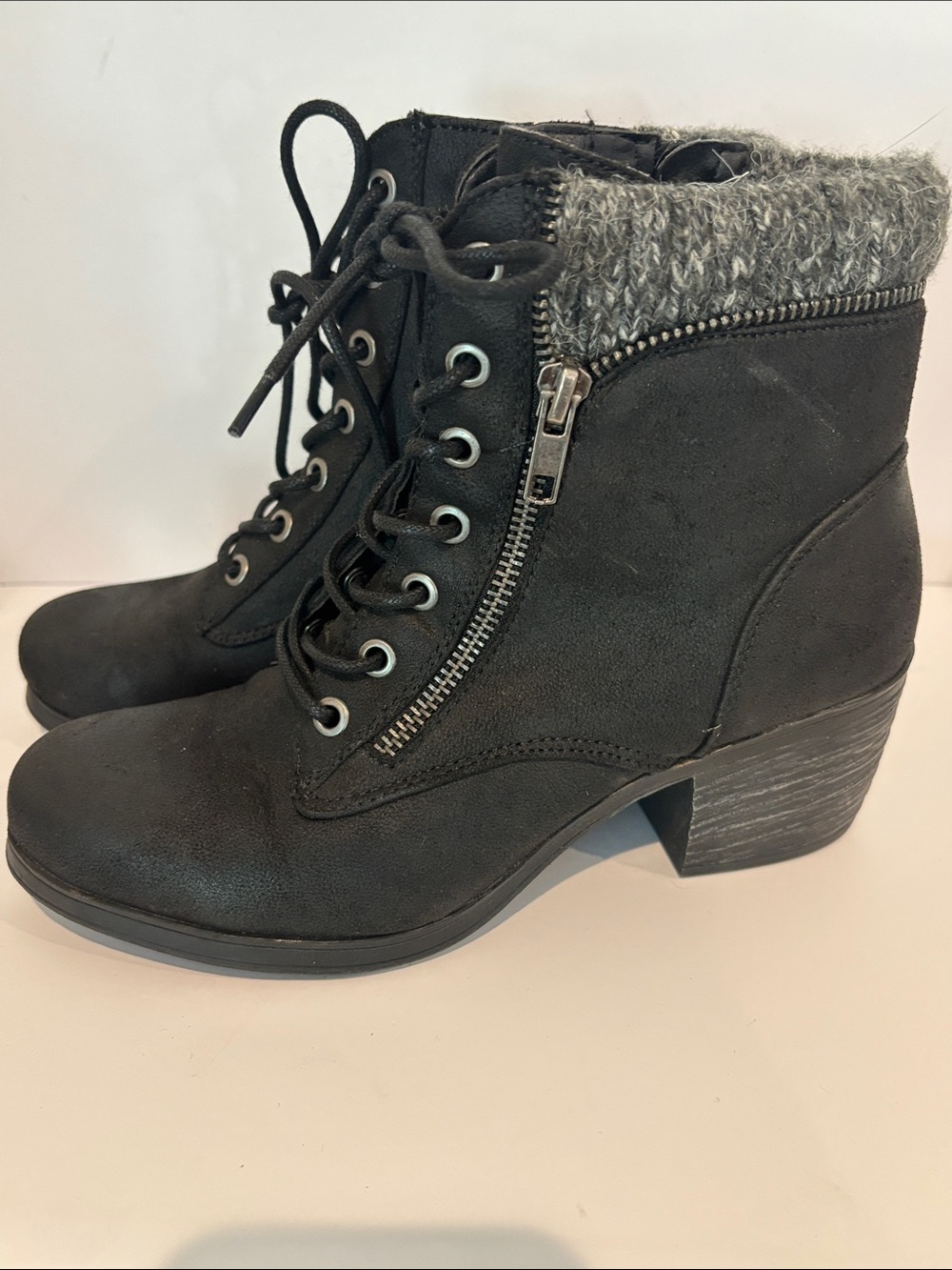 White Mountain Black Lace-Up Ankle Boots with Knit Collar sz 6.5